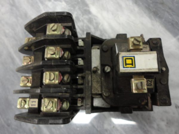 8501-H040: SQUARE D, AC CONTROL RELAY, OPEN TYPE, CLASS 8501, TYPE H040, 4NO CONTACTS THAT CAN BE INVERTED TO NC, RATED NEMA A600, 10 AMP 600VAC. WITH 110/120V 50/60HZ COIL.